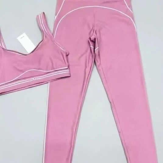 Slim Fit Workout Outfit With Stretch Fabric Graphic Design