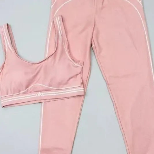 Slim Fit Workout Outfit With Stretch Fabric Graphic Design