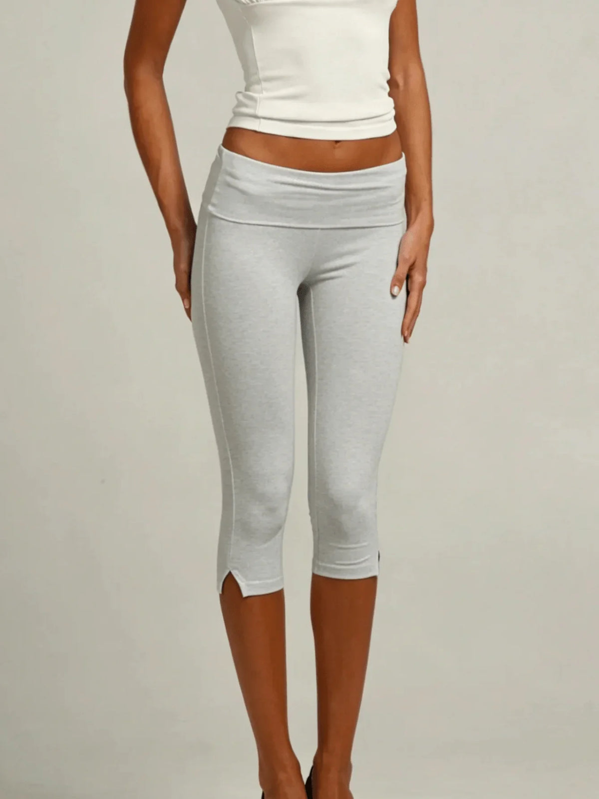Premium Womens Low Waist Capri Leggings With Side Pockets