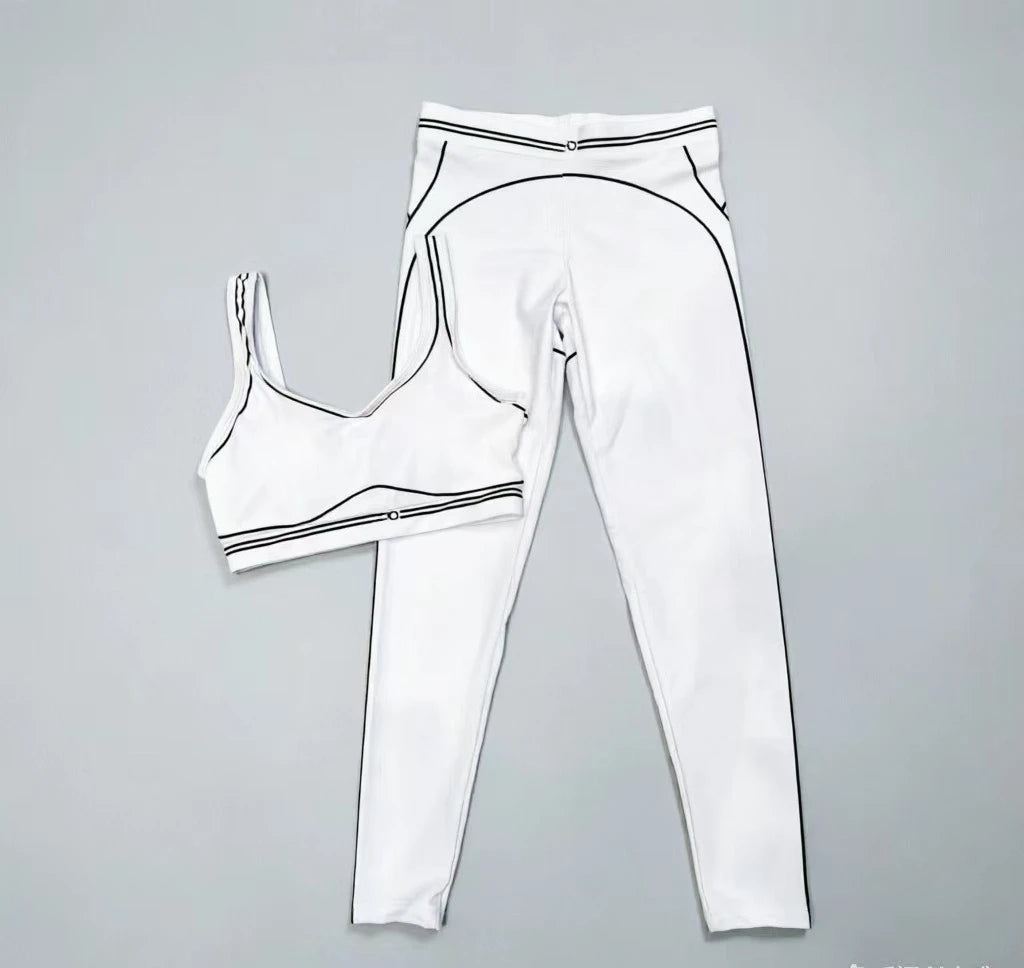 Slim Fit Workout Outfit With Stretch Fabric Graphic Design