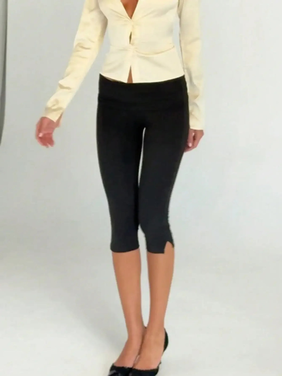 Premium Womens Low Waist Capri Leggings With Side Pockets