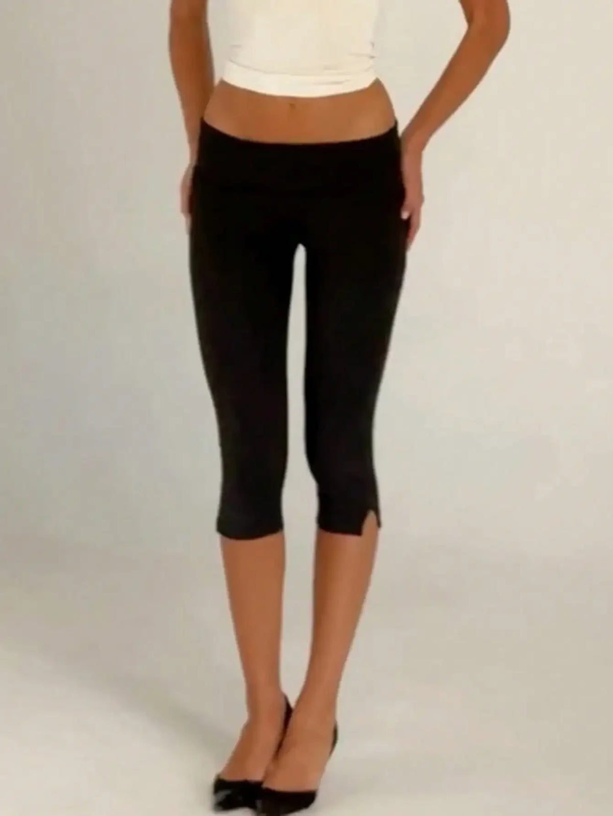 Premium Womens Low Waist Capri Leggings With Side Pockets